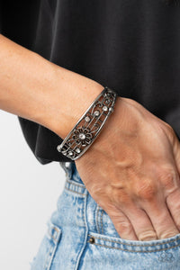 Prairie Musical - White Rhinestone Flower Bracelet - Sabrina's Bling Collection