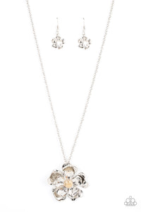 Homegrown Glamour - Silver Flower Necklace - Sabrina's Bling Collection