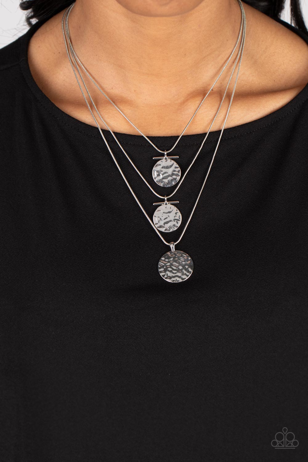 Dizzying Discs - Silver Necklace - Sabrinas Bling Collection